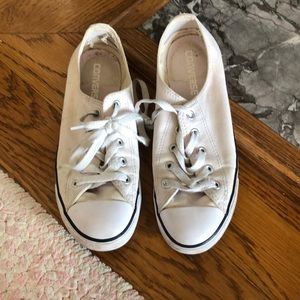 Light pink low top Converse